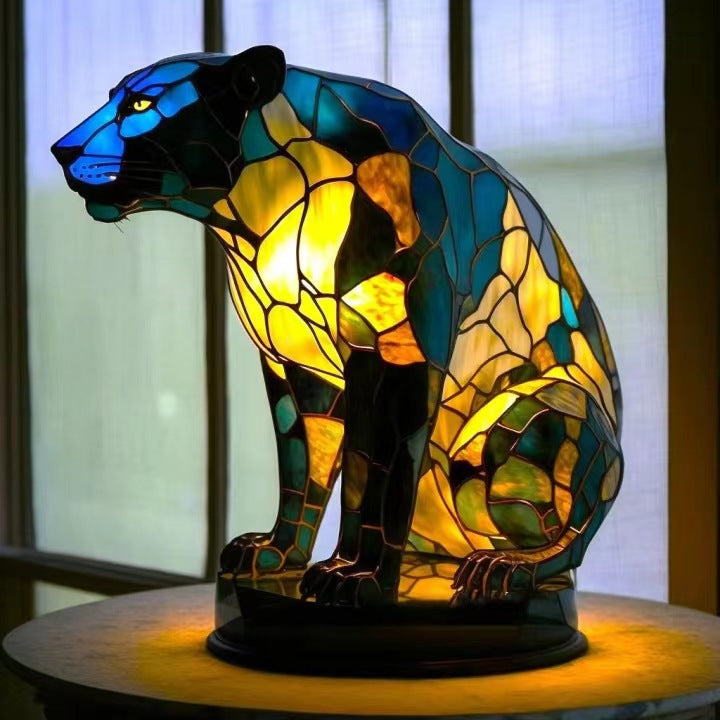 Pataud – Magisk panterlampe laget av farget glass